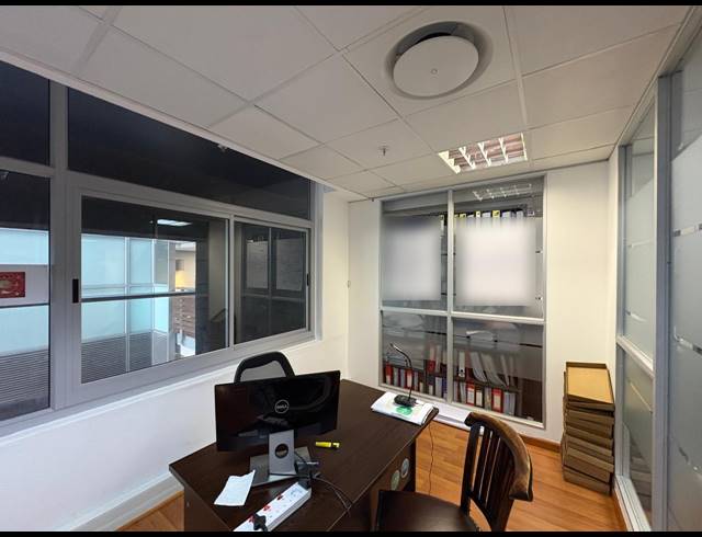105M² OFFICE TO LET IN CLAREMONT